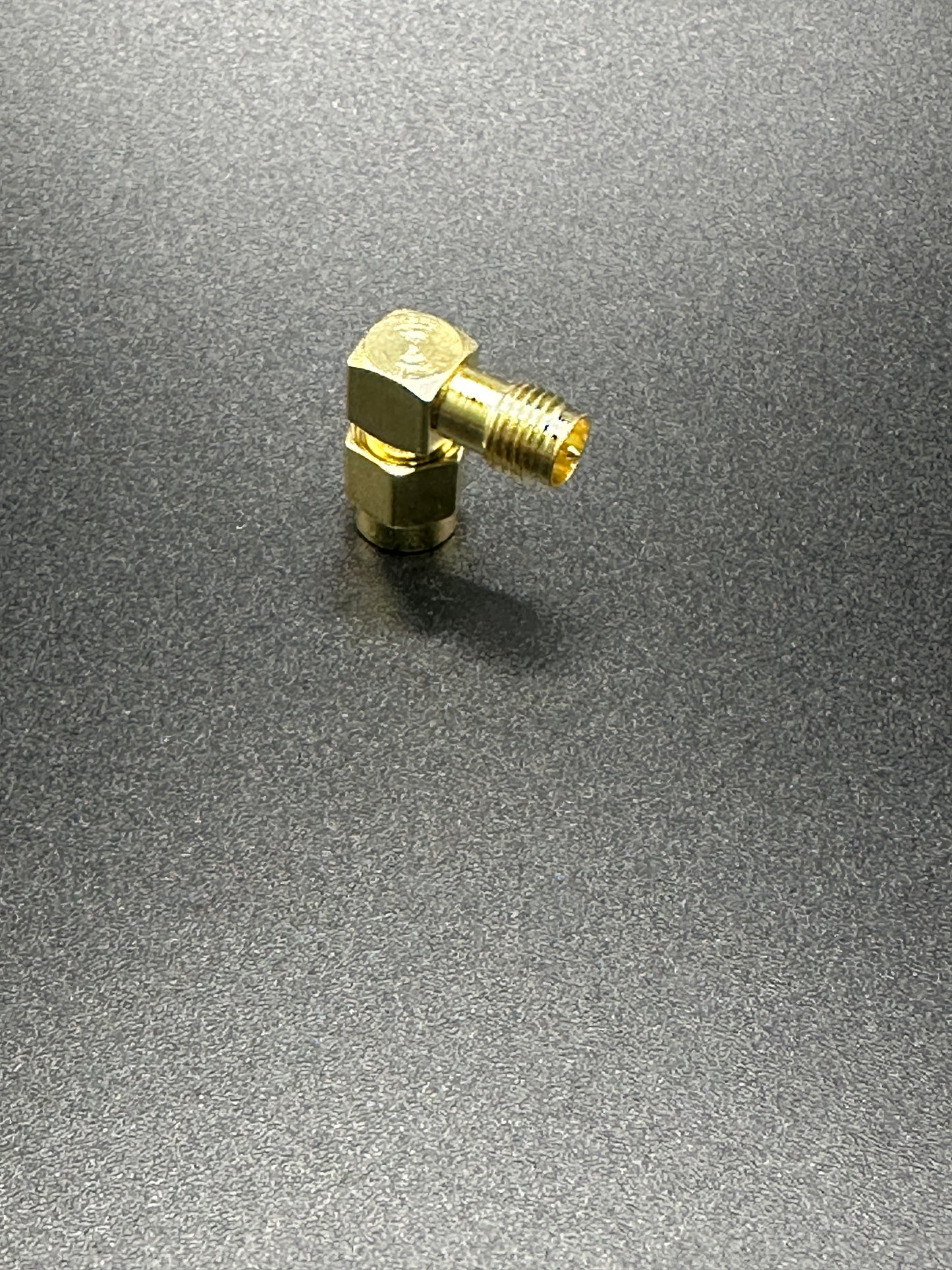 SMA MALE RIGHT ANGLE TO SMA FEMALE ADAPTER 40840