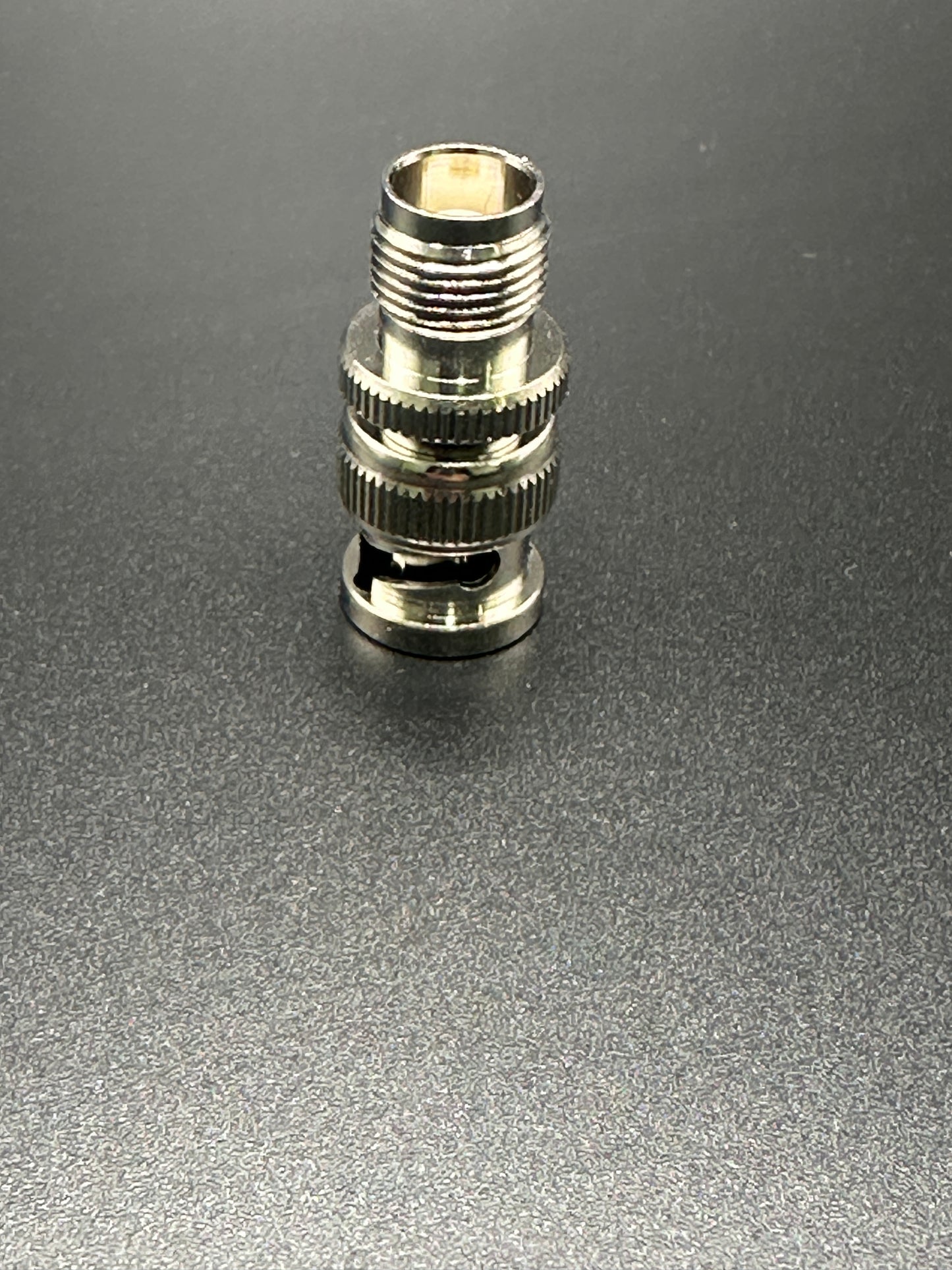 BNC MALE TO TNC FEMALE ADAPTER 40165