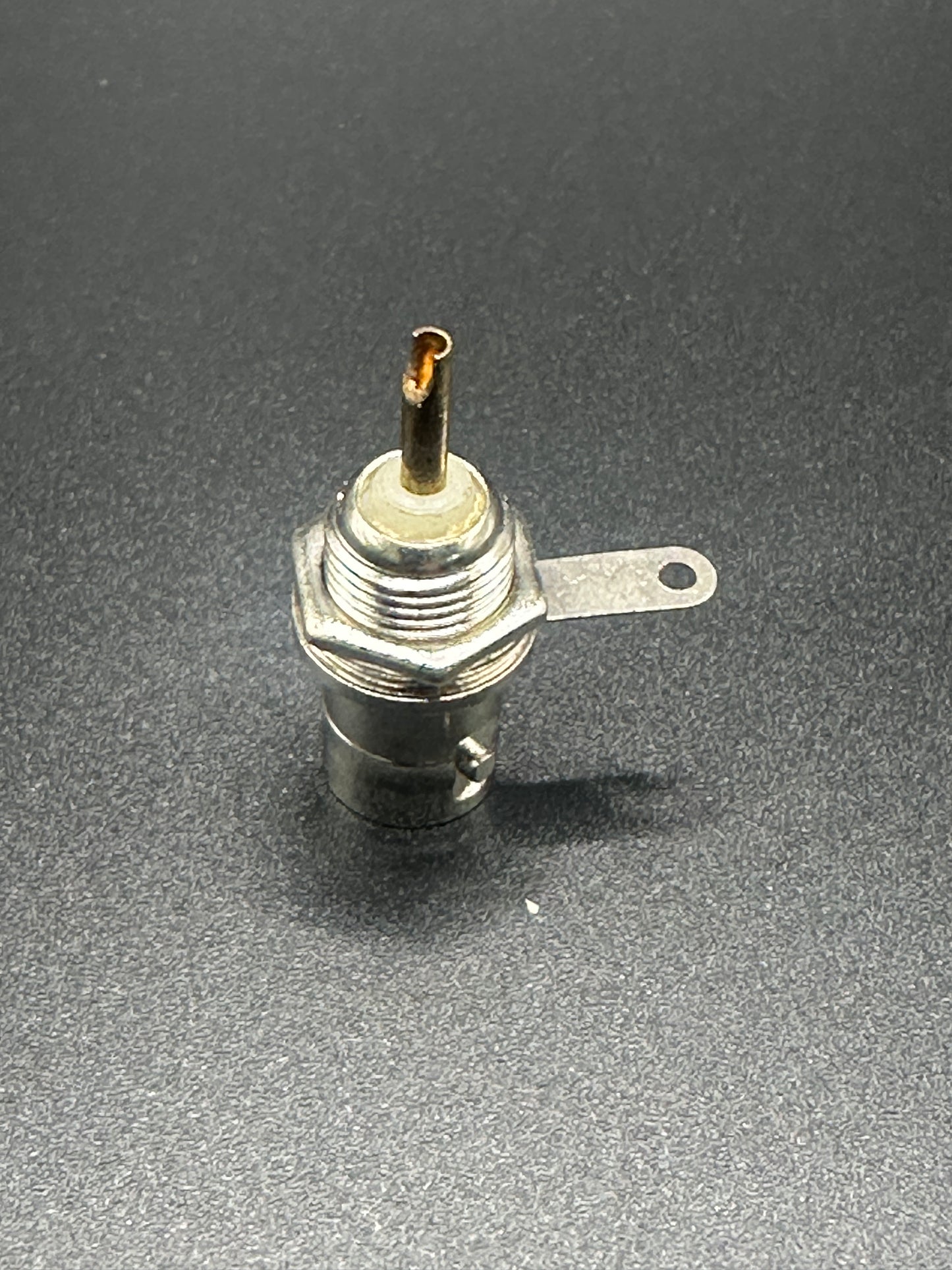 BNC FEMALE SINGLE HOLE CHASSIS MOUNT 61094