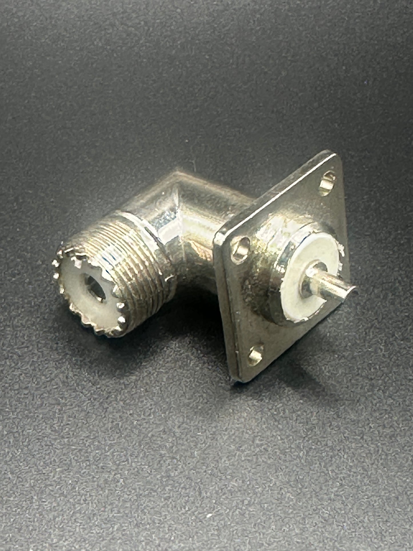 UHF FEMALE RIGHT ANGLE CHASSIS MOUNT 50531